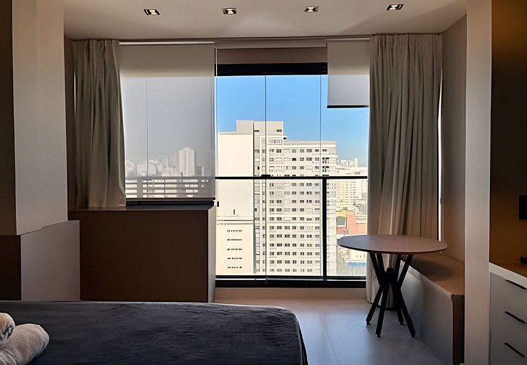 Apto de luxo com piscina incrível, academia(2405B)