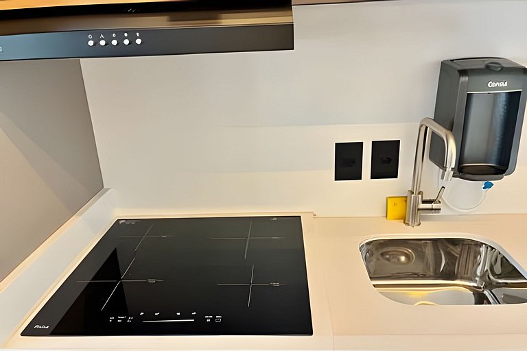 Apto de luxo com piscina incrível, academia(2405B)