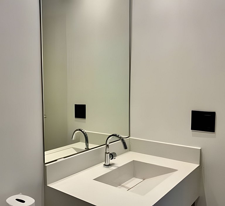 Apto de luxo com piscina incrível, academia(2405B)