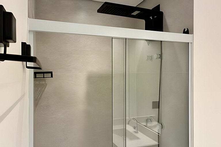 Apto de luxo com piscina incrível, academia(2405B)