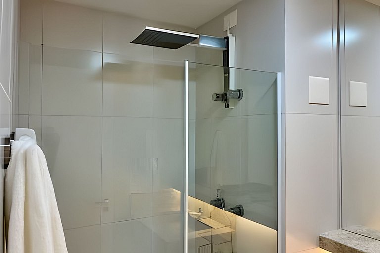 Apto de luxo com piscina incrível, academia(1605B)
