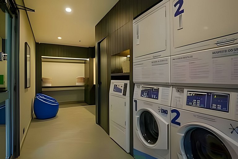 Apto de luxo com piscina incrível, academia(1605B)