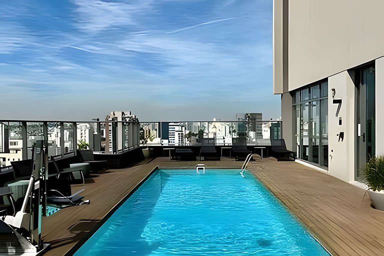 Apto luxo com piscina incrível e academia (101B)
