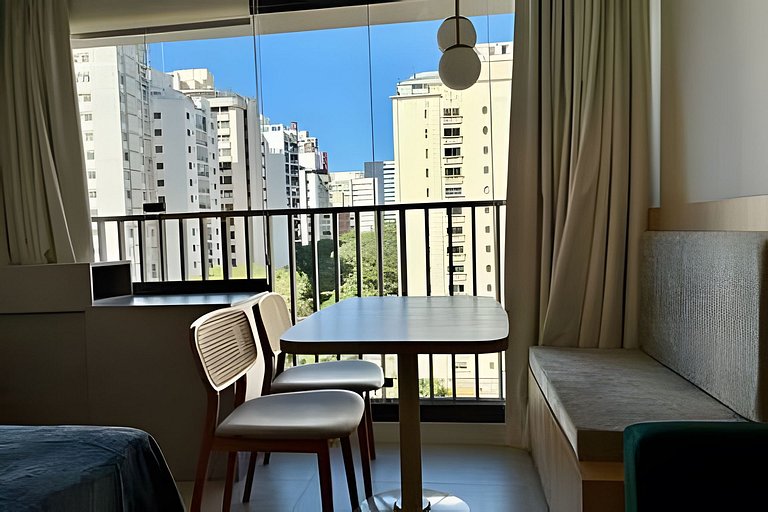 Apto luxo com piscina incrível e academia (101B)