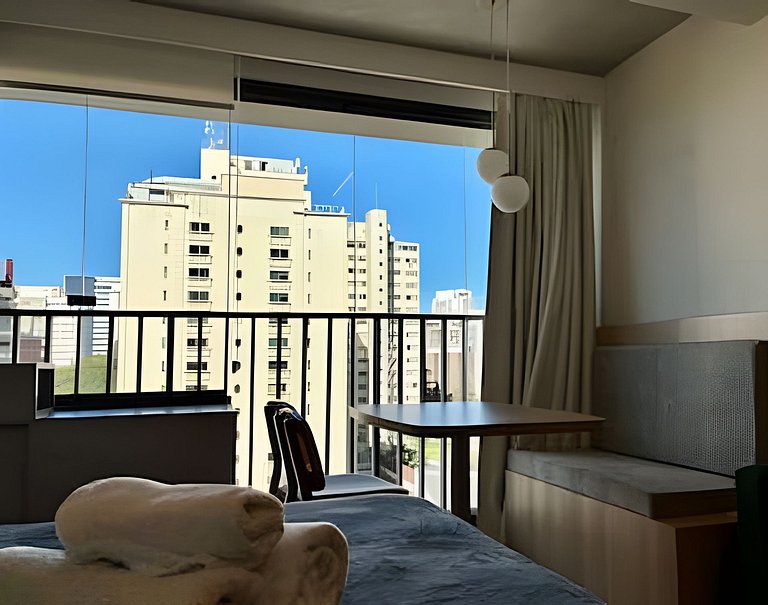 Apto luxo com piscina incrível e academia (101B)