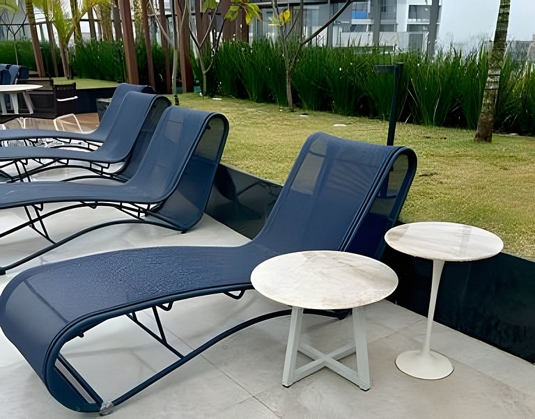 Studio Moderno cama king, academia e piscina (312)