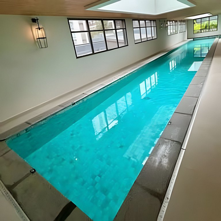 Studio Moderno cama king, academia e piscina (312)