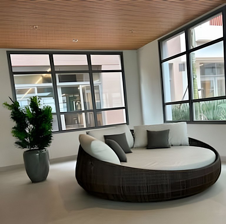 Studio Moderno cama king, academia e piscina (312)