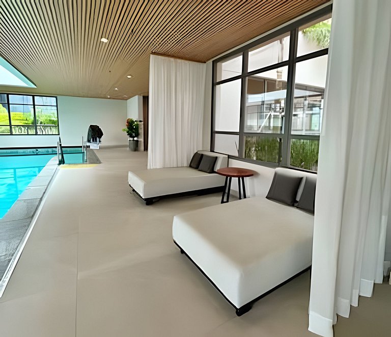 Studio Moderno cama king, academia e piscina (312)