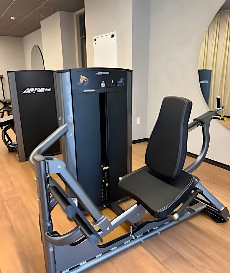 Studio Moderno cama king, academia e piscina (312)