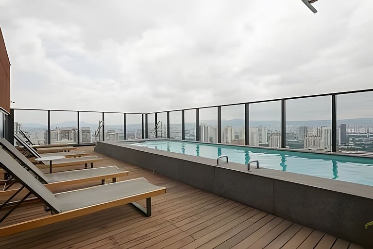 Apto de luxo com piscina incrível, academia(2005B)