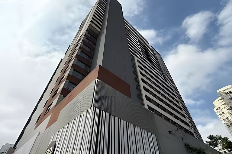 Apto de luxo com piscina incrível, academia(2005B)