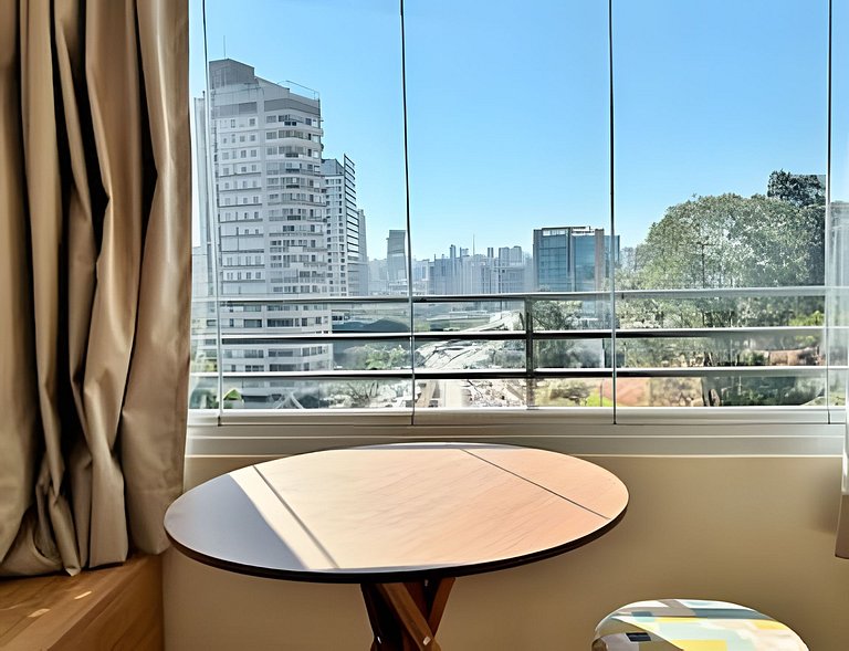 Apto c/ piscina, academia, próx metrô (602)