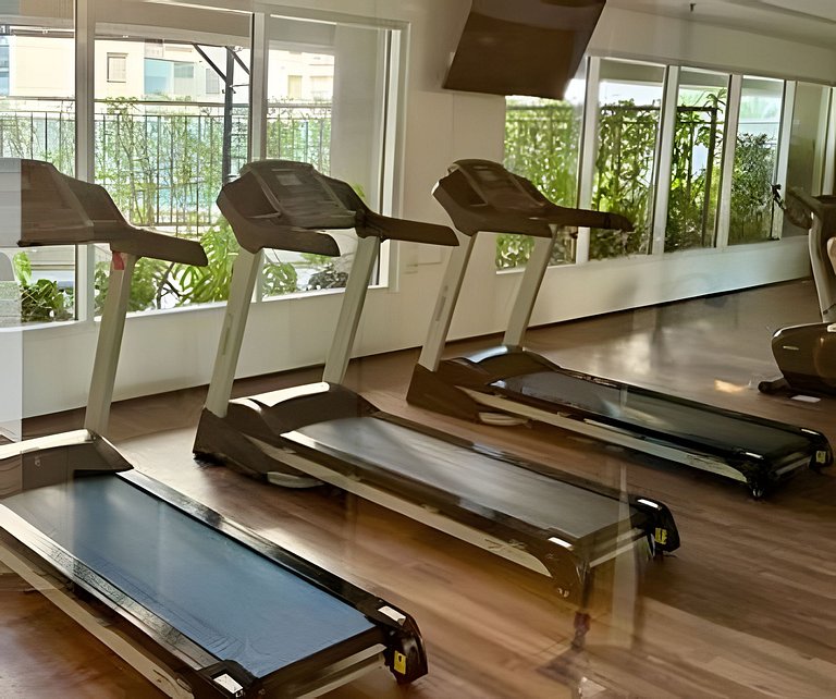 Apto c/ piscina, academia, próx metrô (602)