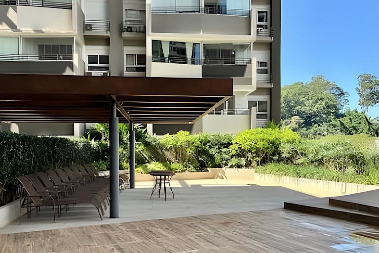 Apto c/ piscina, academia, próx metrô (602)