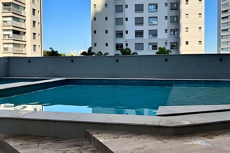 Apto c/ piscina, academia, próx metrô (602)