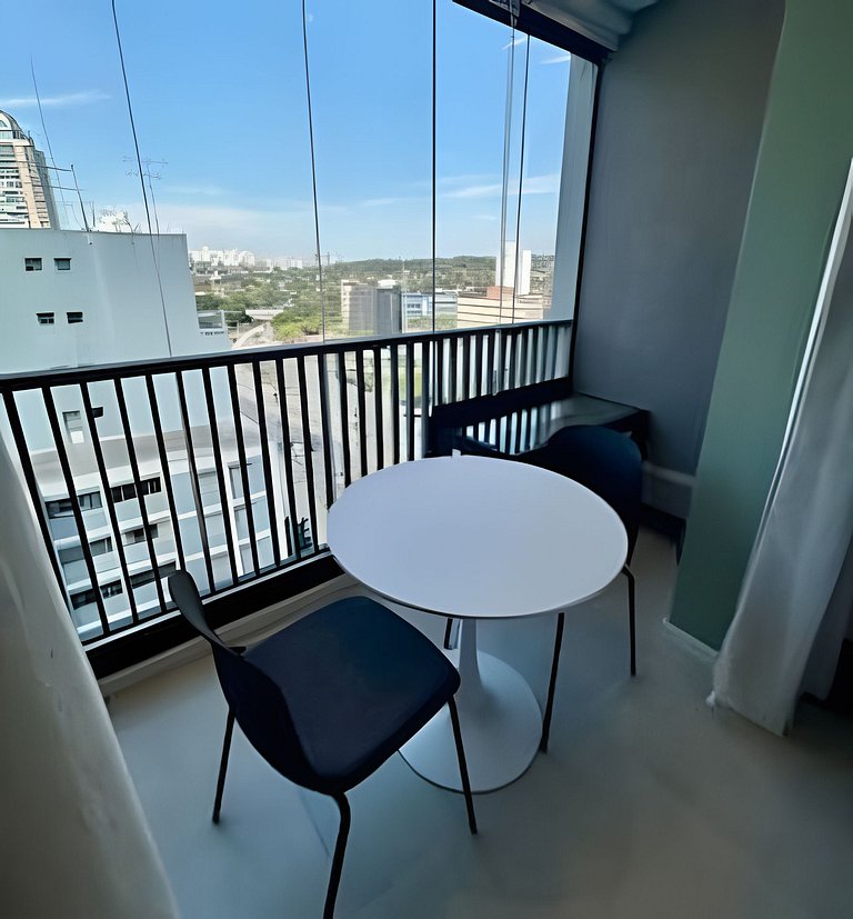 Apto com Piscina, Academia e Coworking (1402)