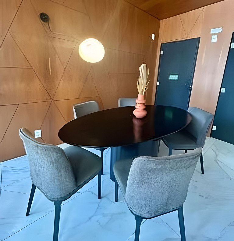 Apto com Piscina, Academia e Coworking (1402)