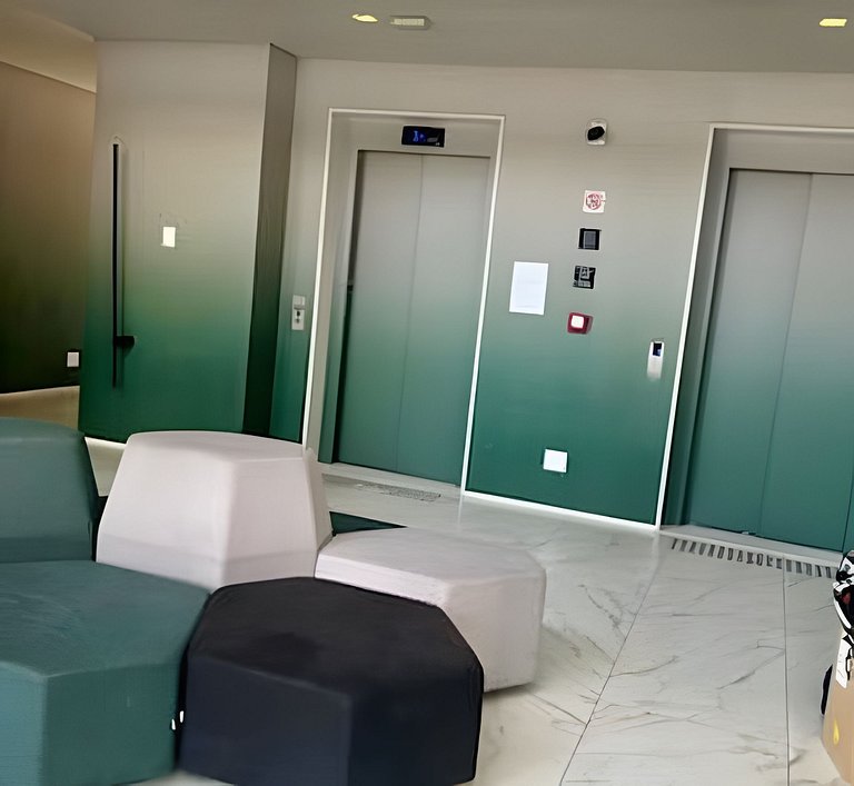 Apto com Piscina, Academia e Coworking (1402)