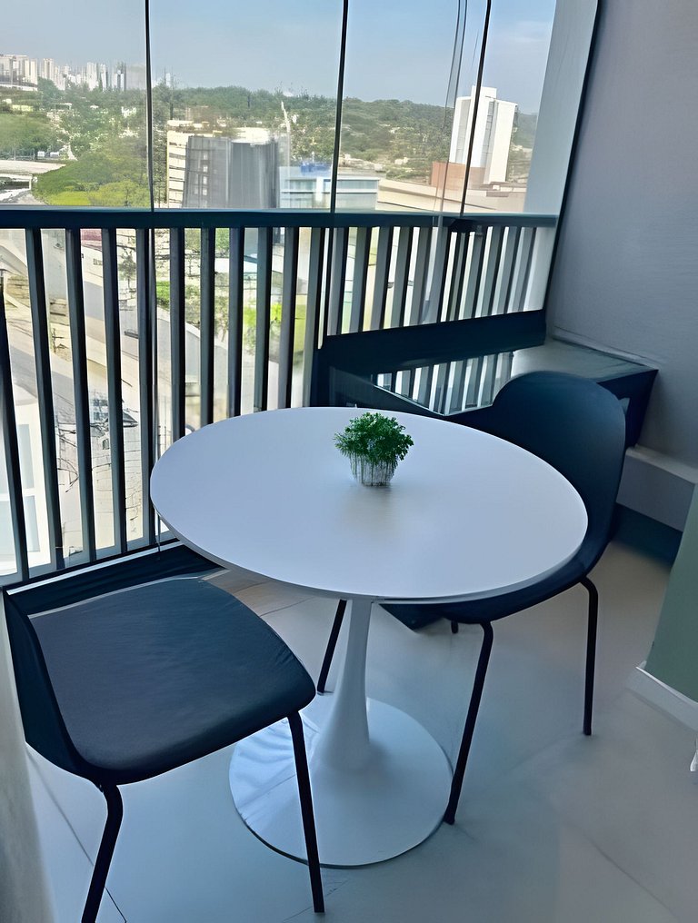 Apto com Piscina, Academia e Coworking (1402)