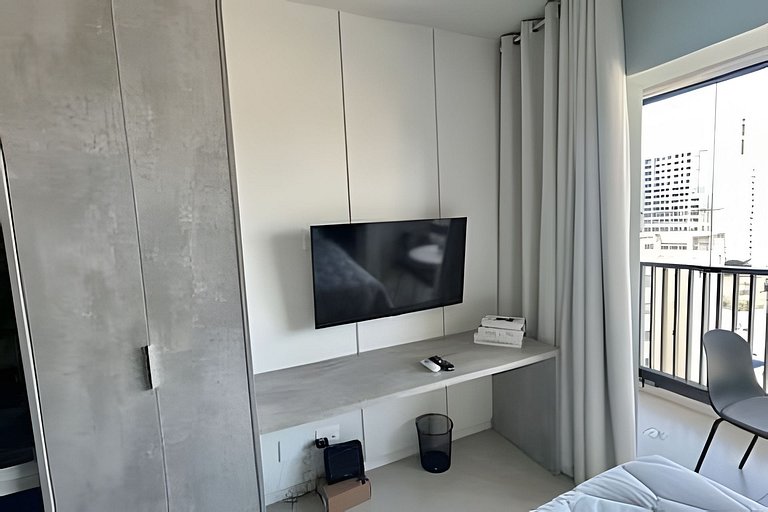 Apto com Piscina, Academia e Coworking (1402)
